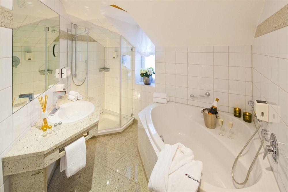 Malerwinkel Hotel Бергиш Гладбах Екстериор снимка
