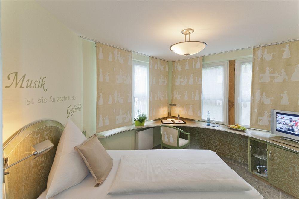 Malerwinkel Hotel Бергиш Гладбах Екстериор снимка