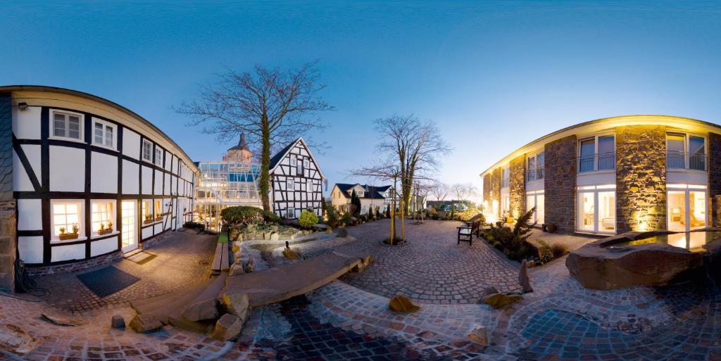 Malerwinkel Hotel Бергиш Гладбах Екстериор снимка