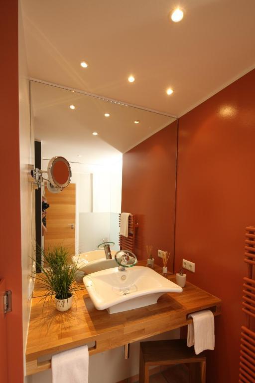 Malerwinkel Hotel Бергиш Гладбах Екстериор снимка